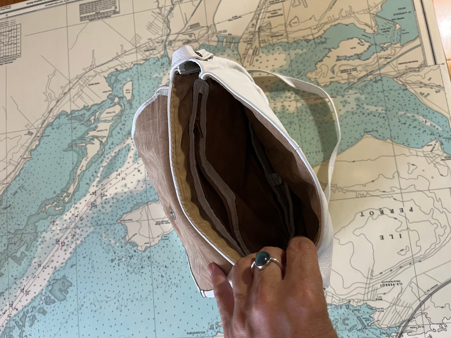 Vintage 80s White Leather Sling Purse