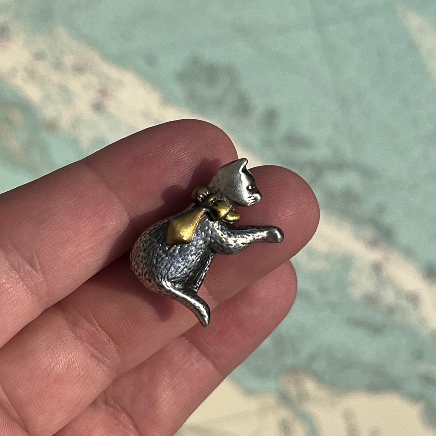 Vintage Mini Pewter Cat Pin / Brooch