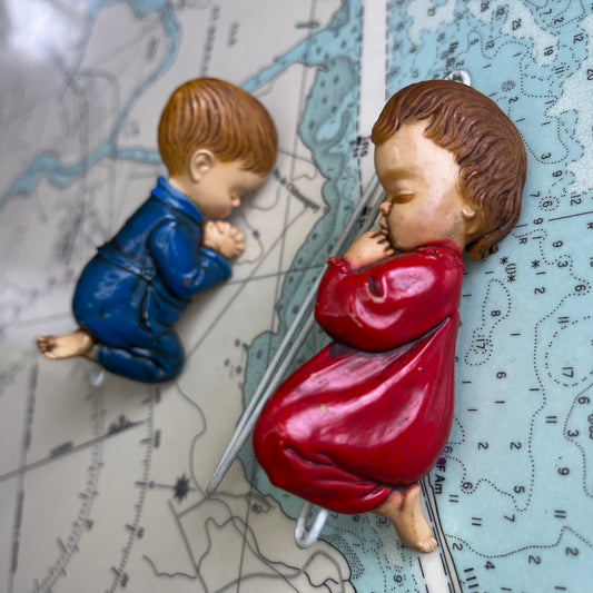 Vintage 60s Praying Children Christmas Ornaments (2)