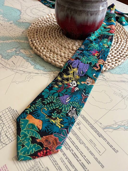 Vintage Addiktion Jungle Pattern Silk Tie