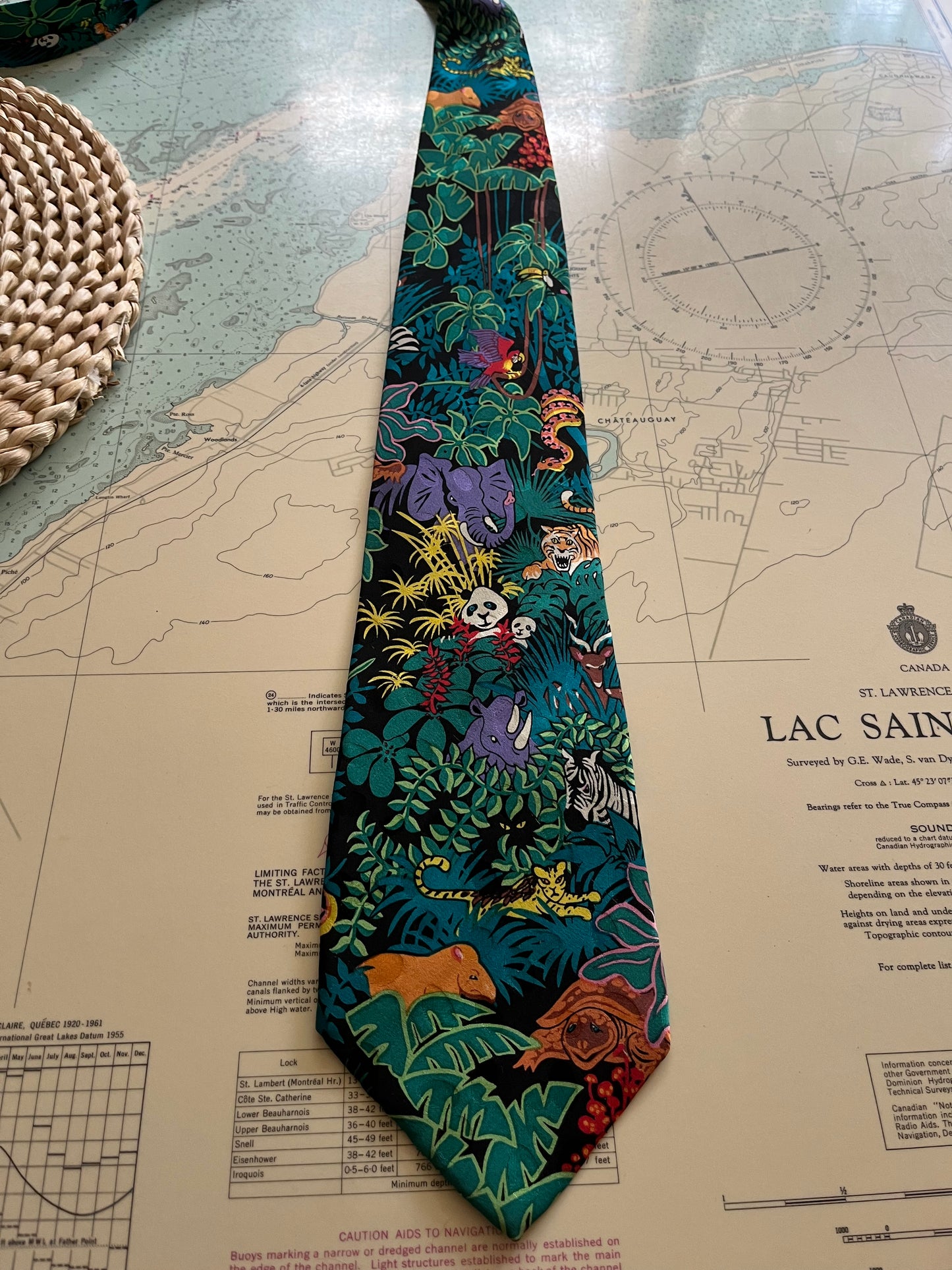 Vintage Addiktion Jungle Pattern Silk Tie