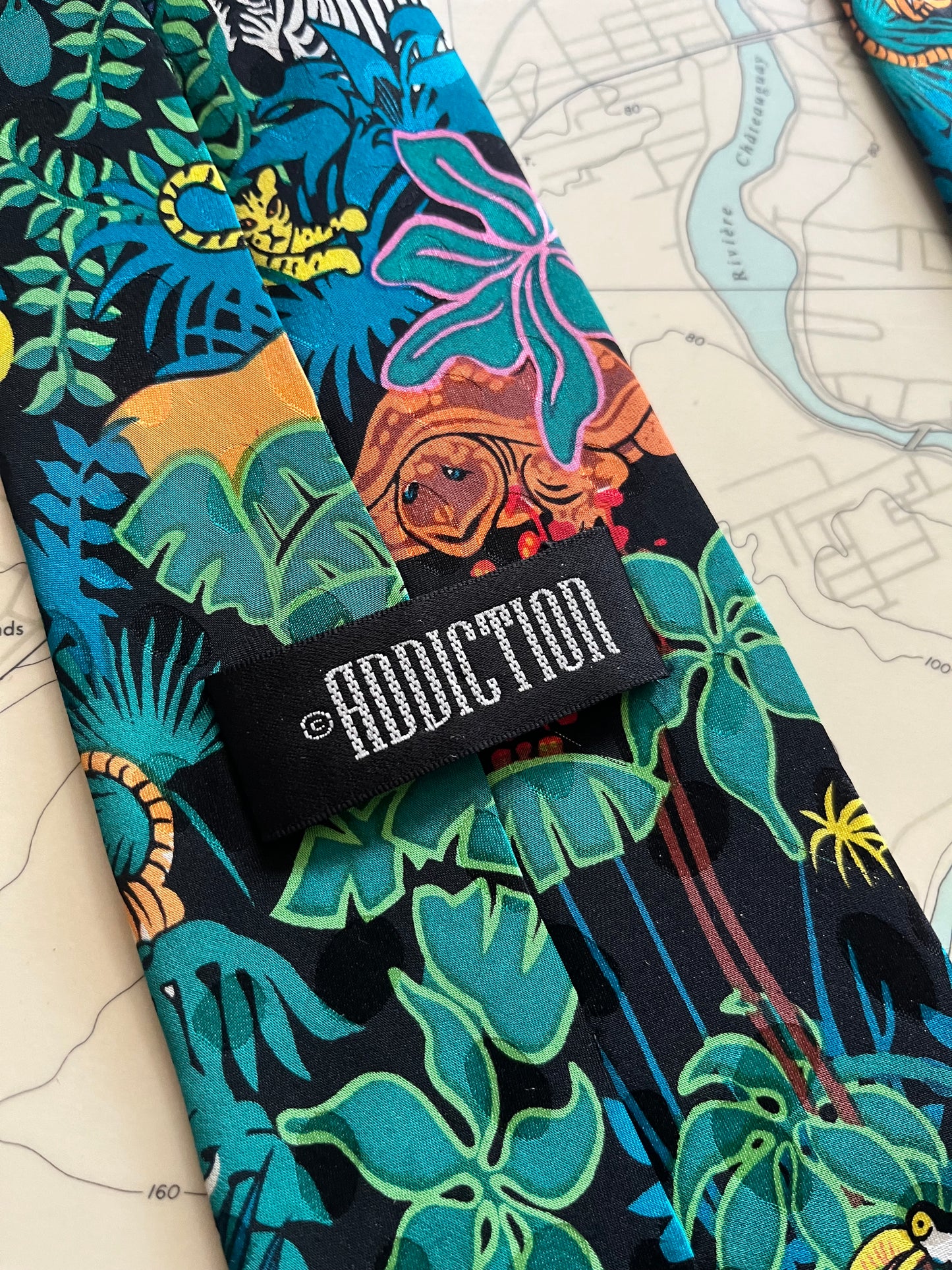 Vintage Addiktion Jungle Pattern Silk Tie
