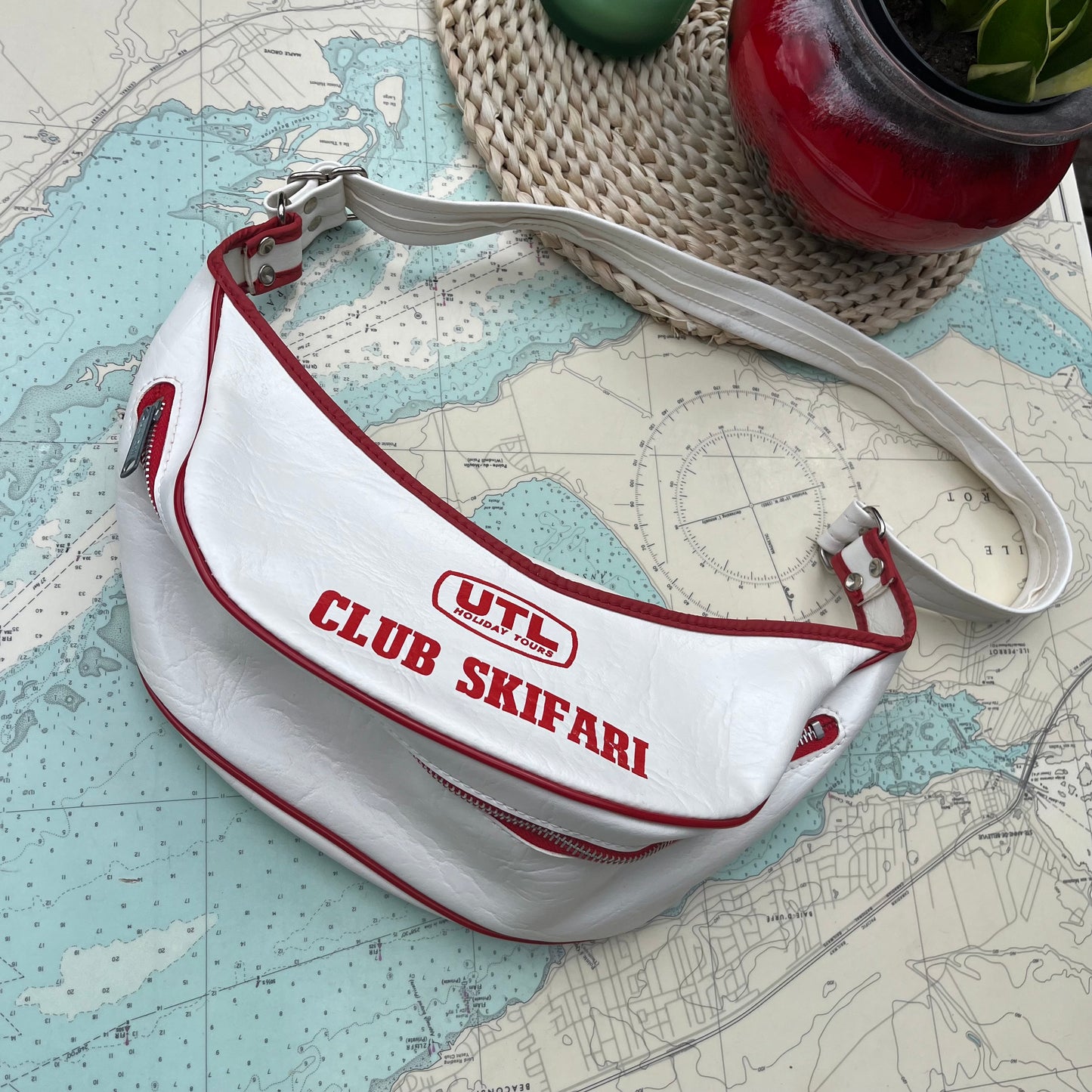 Vintage Air Canada Club SkiFari Vinyl Belt Bag UTL Holiday Tours