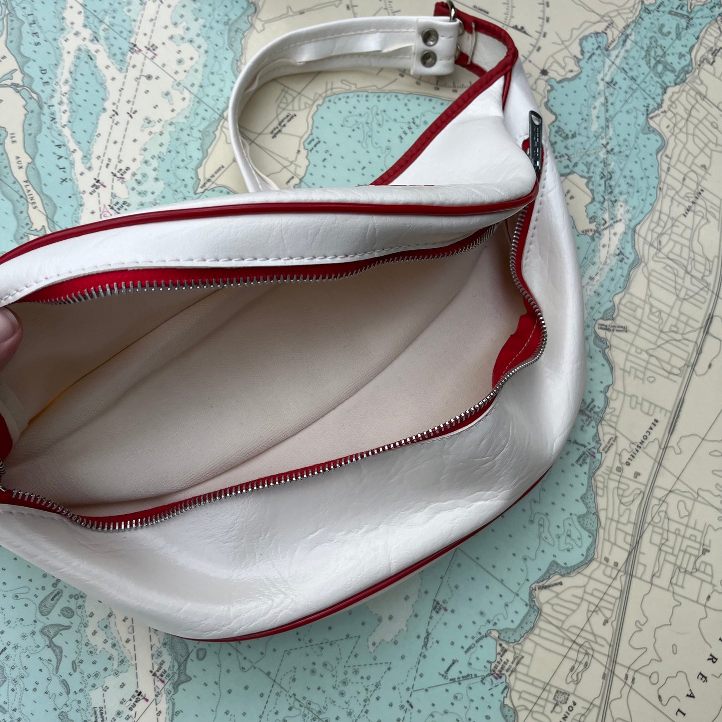 Vintage Air Canada Club SkiFari Vinyl Belt Bag UTL Holiday Tours