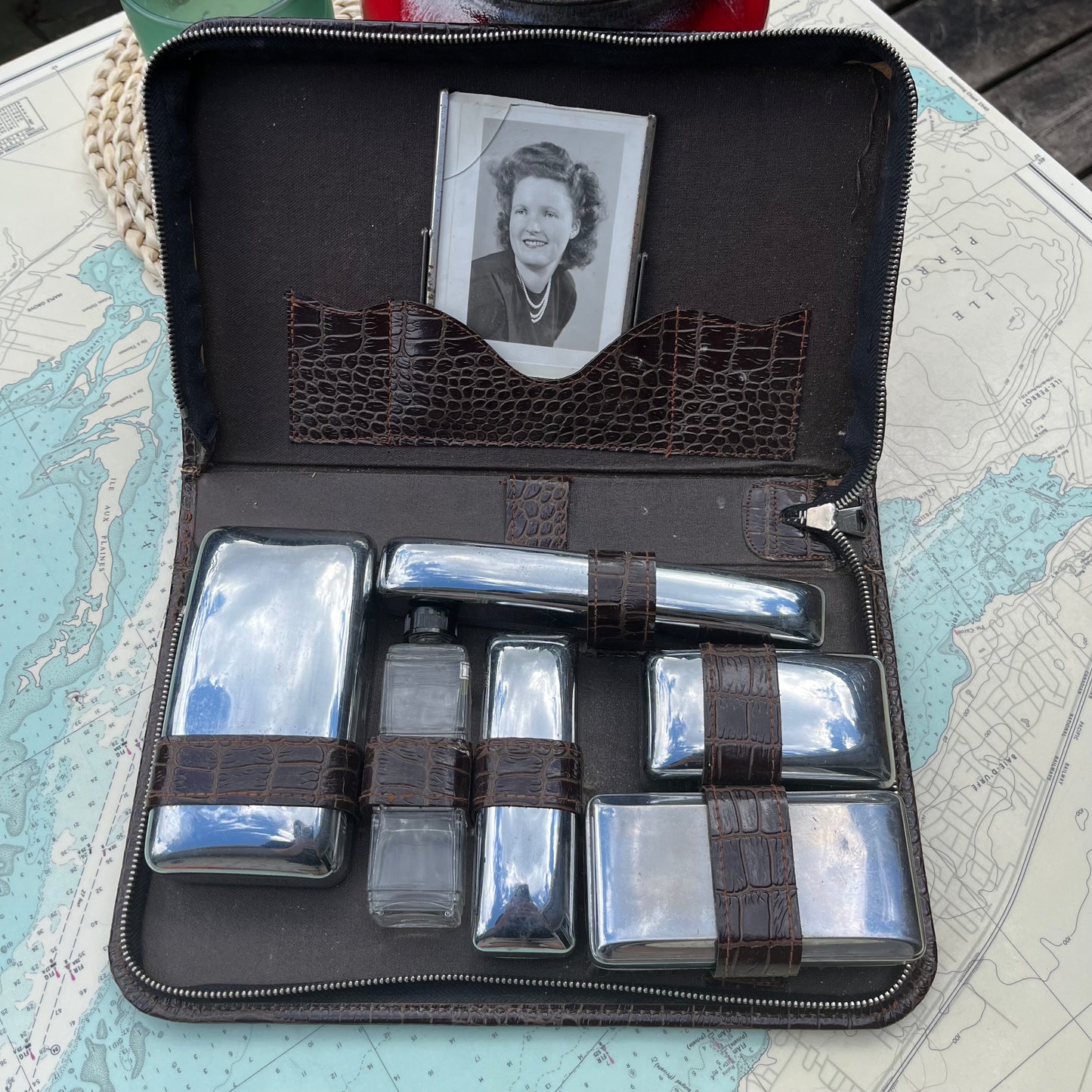 Vintage WWII Wartime Era Toiletry / Shaving Kit