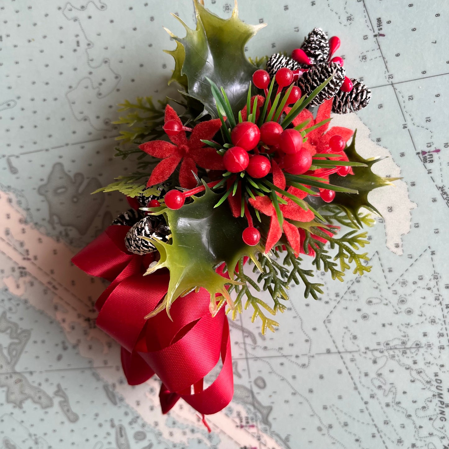 Vintage Plastic Holly Christmas Corsage / Boutonniere