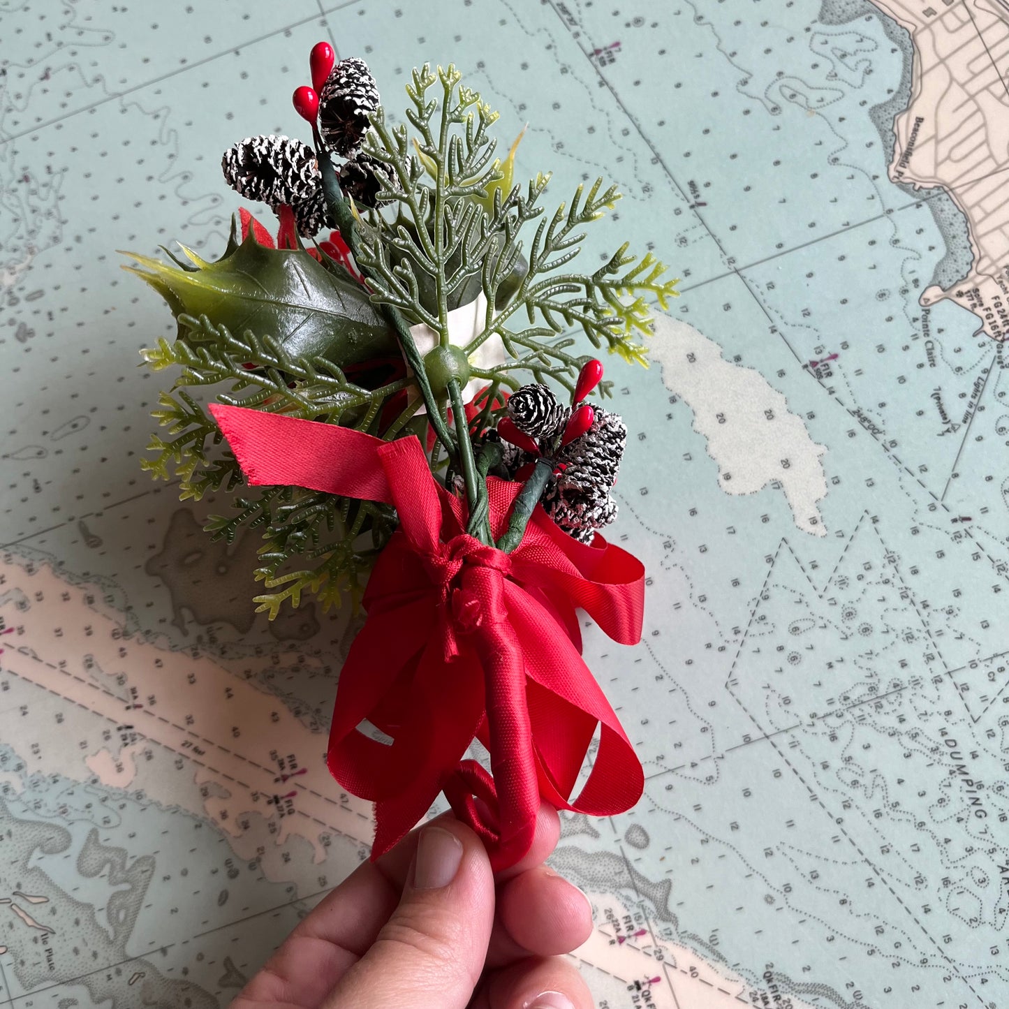 Vintage Plastic Holly Christmas Corsage / Boutonniere