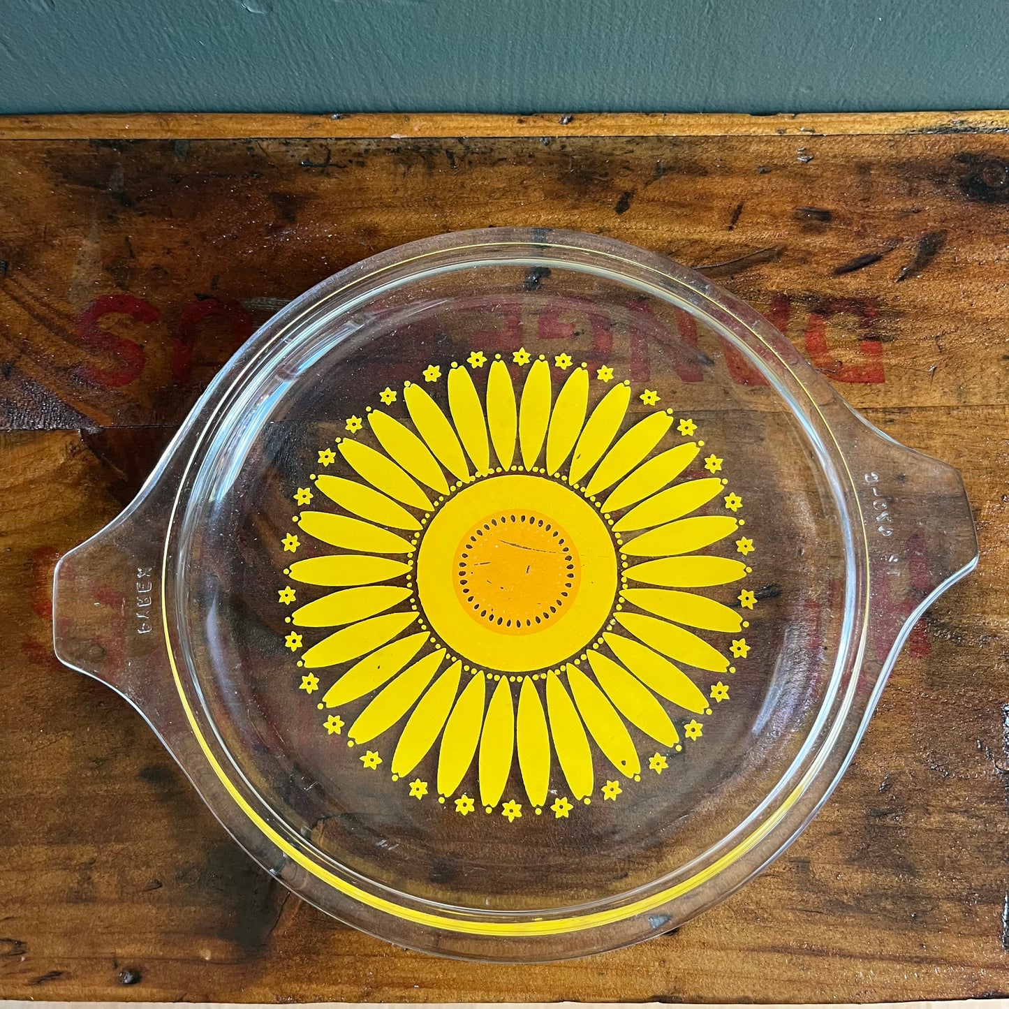 Vintage Pyrex Daisy Casserole Lid 470-C