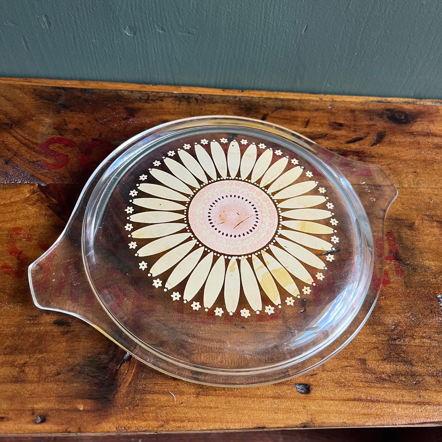 Vintage Pyrex Daisy Casserole Lid 470-C
