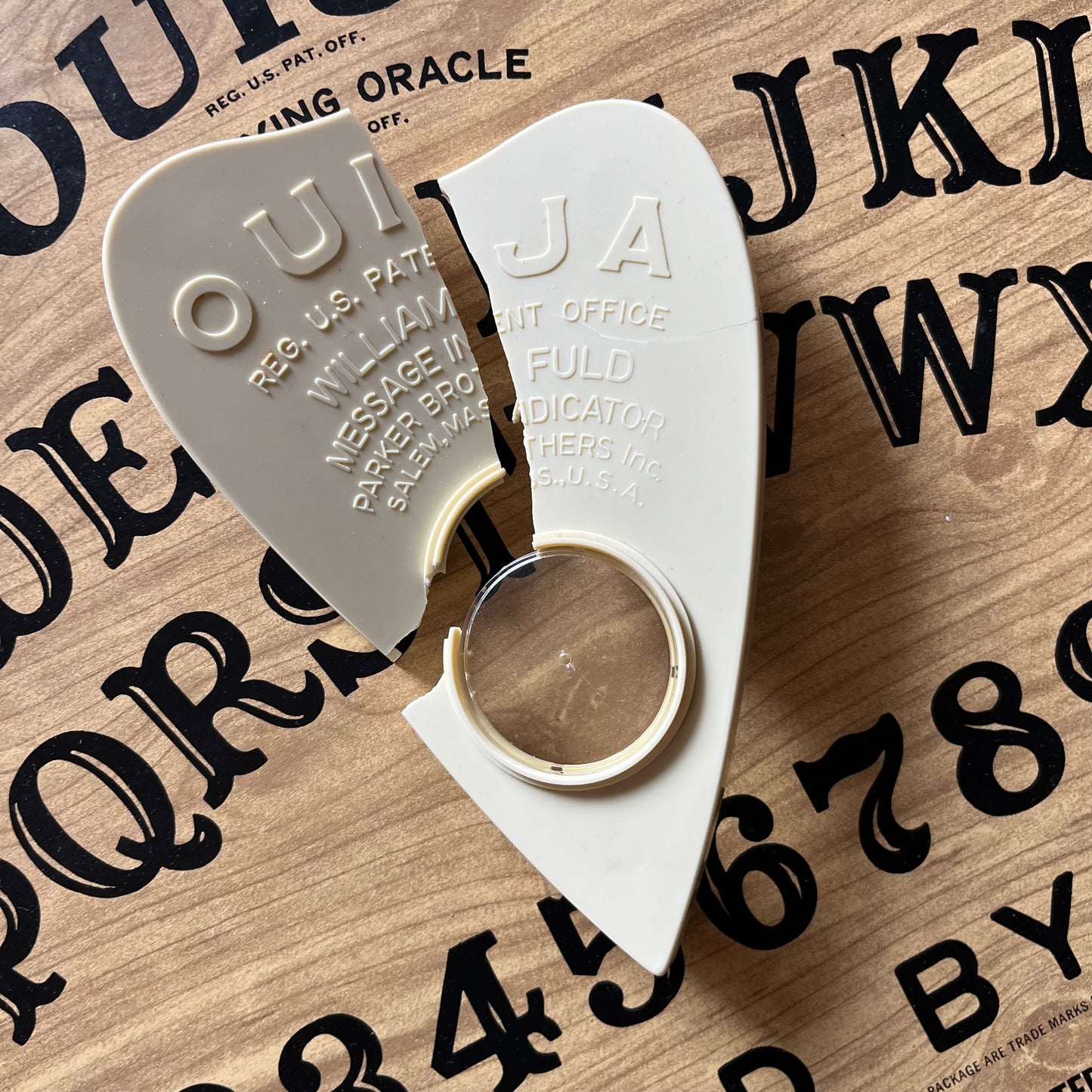 Vintage 70s Ouija Board - Parker Brothers Game