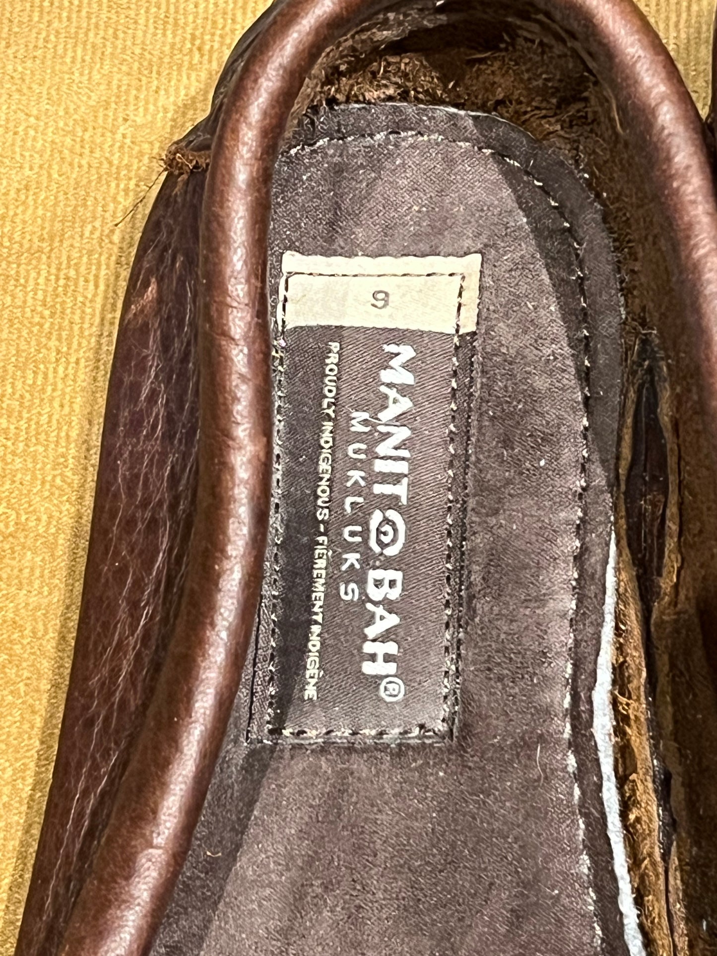 Manitobah Mukluks Beaded Brown Leather Moccasins 9