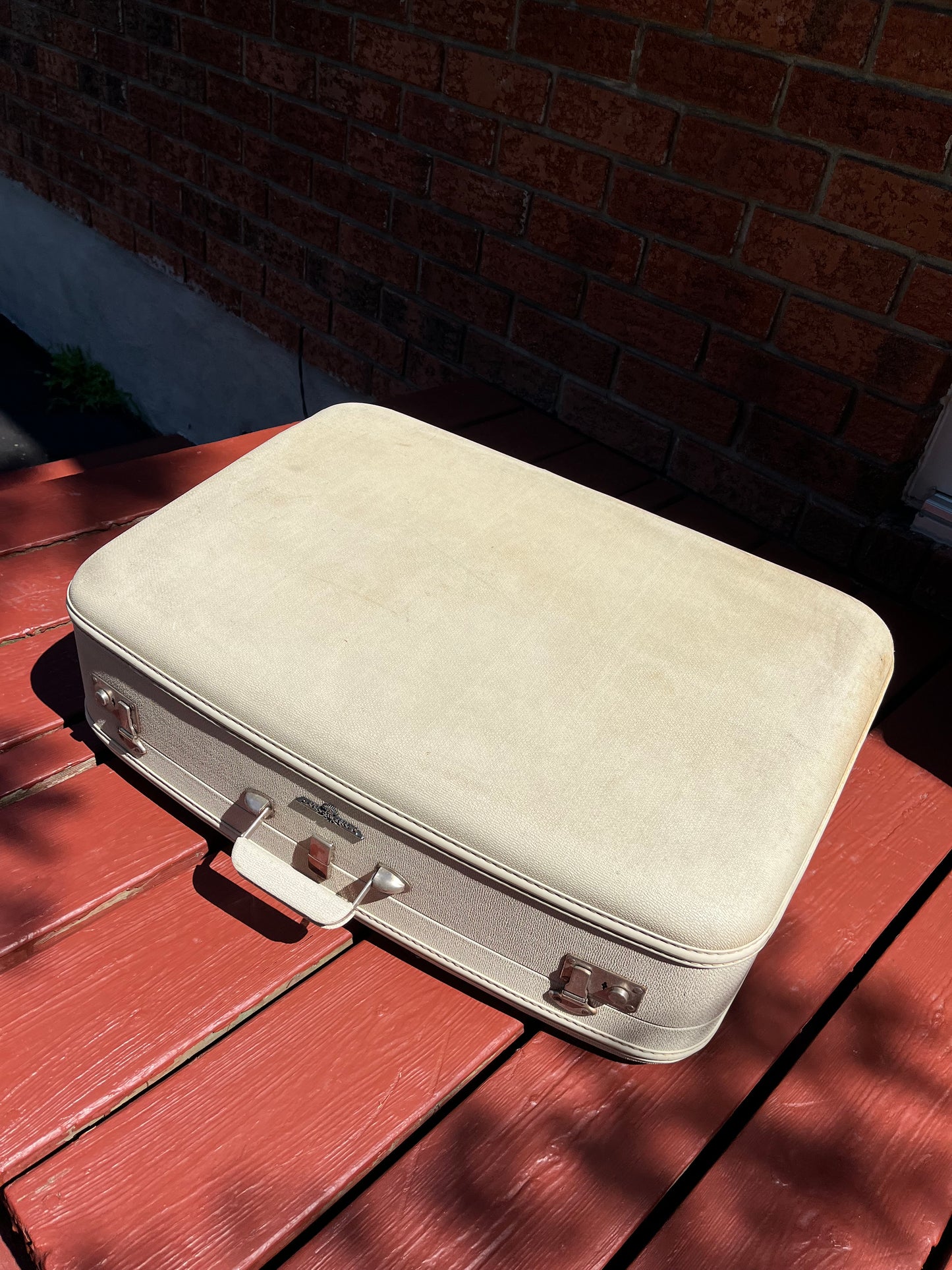 Vintage Cream Americana Suitcase