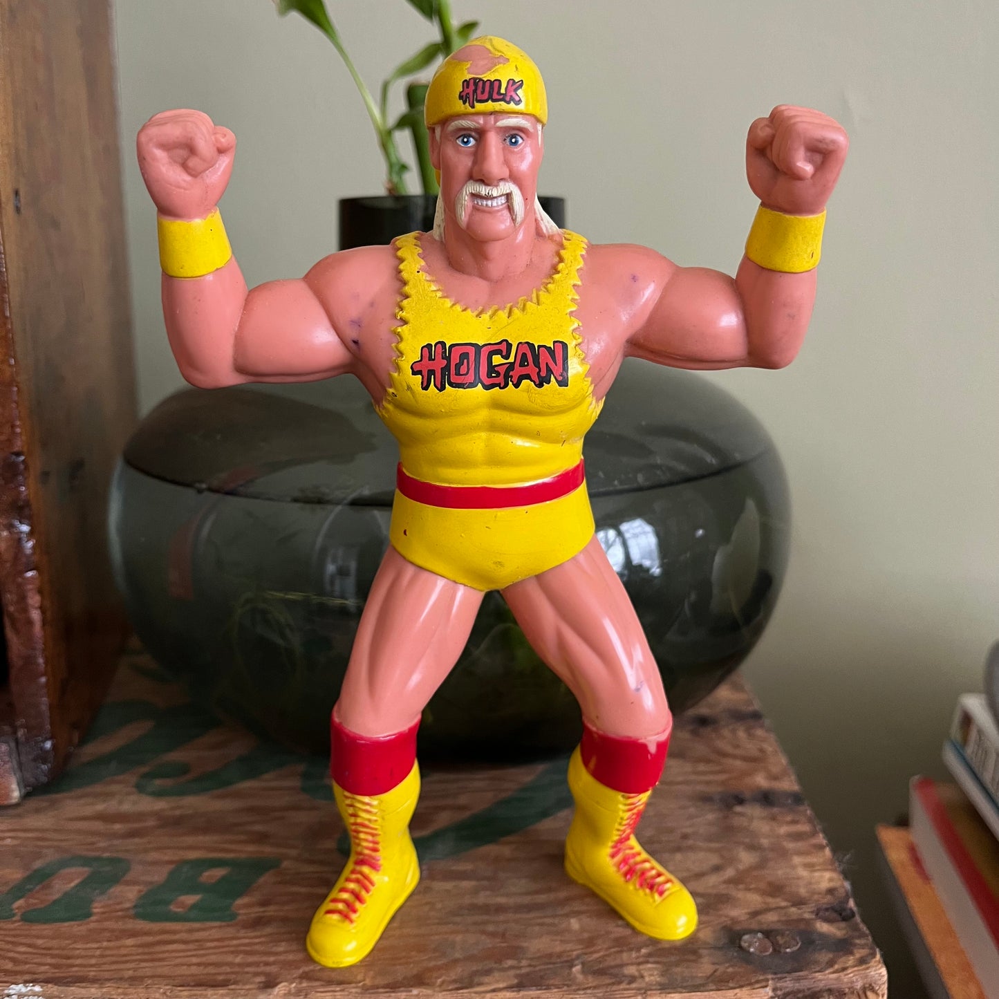 Vintage 1994 WCW Hulk Hogan Pro Wrestling Figure