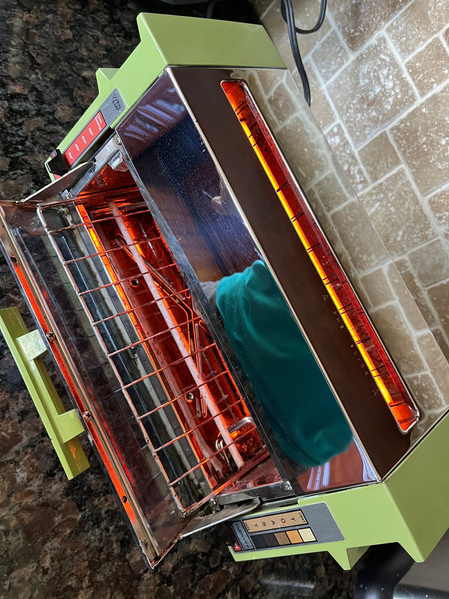 Vintage 70s Proctor Silex Avocado Toaster Oven
