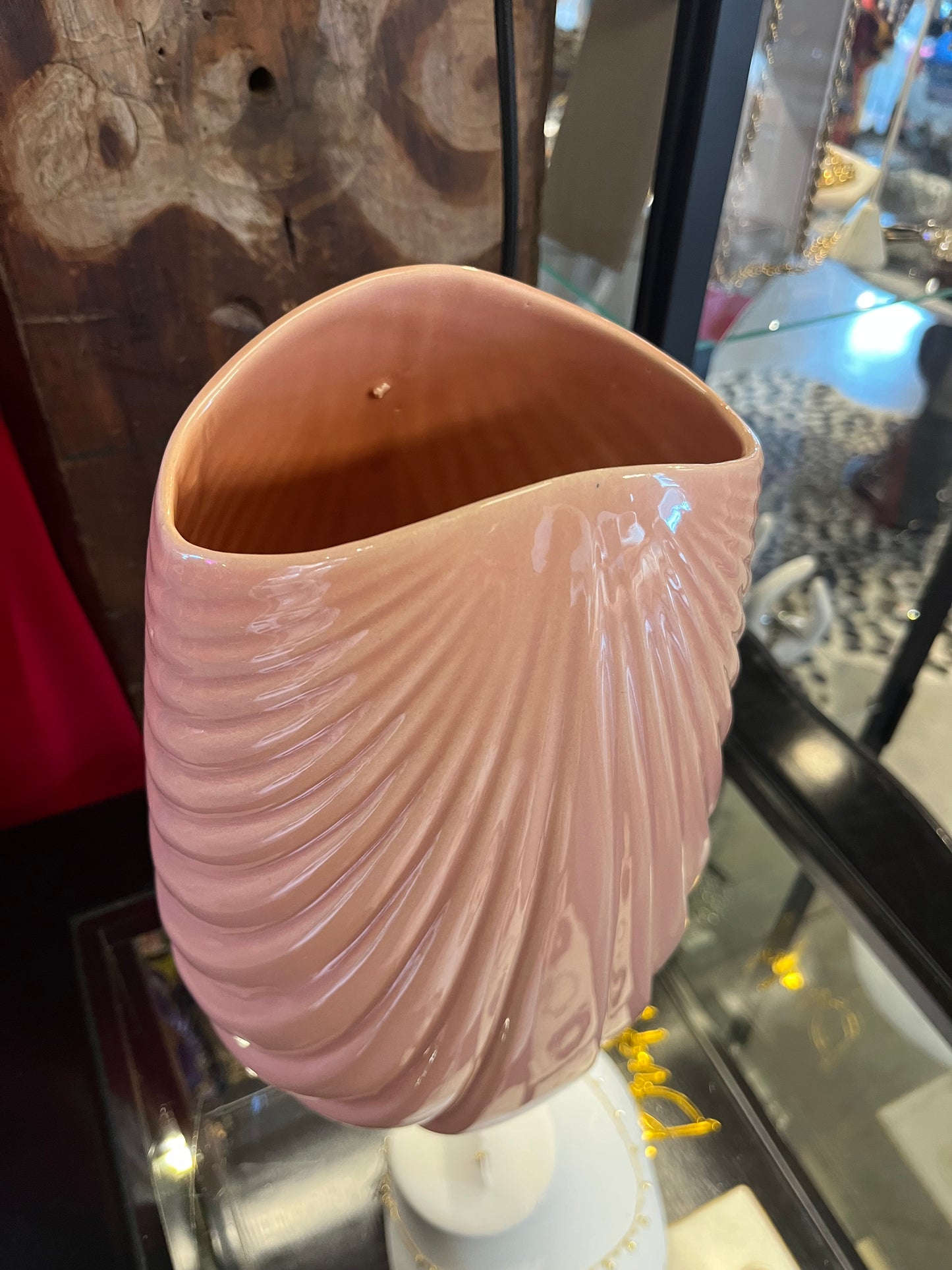 Vintage 80s Deco Pink Shell Vase / Planter