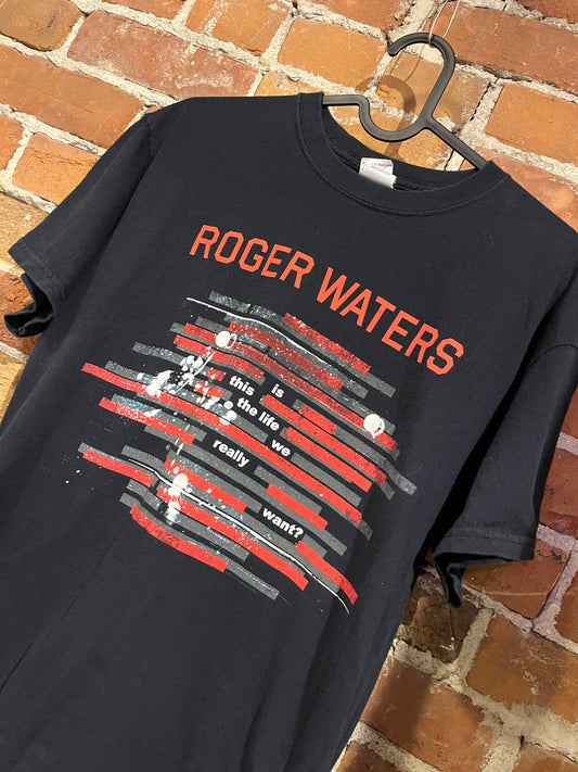 Vintage Roger Waters Resist Graphic Tee
