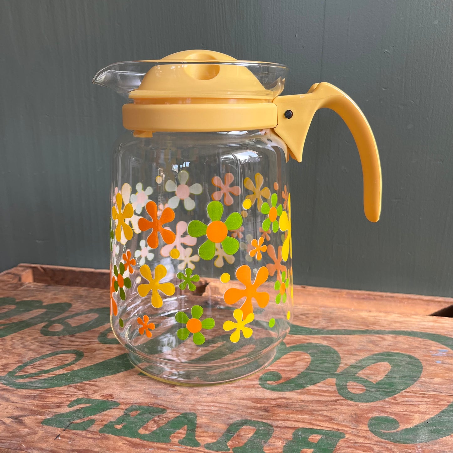 Vintage / Retro 60s Daisy Pitcher with Lid