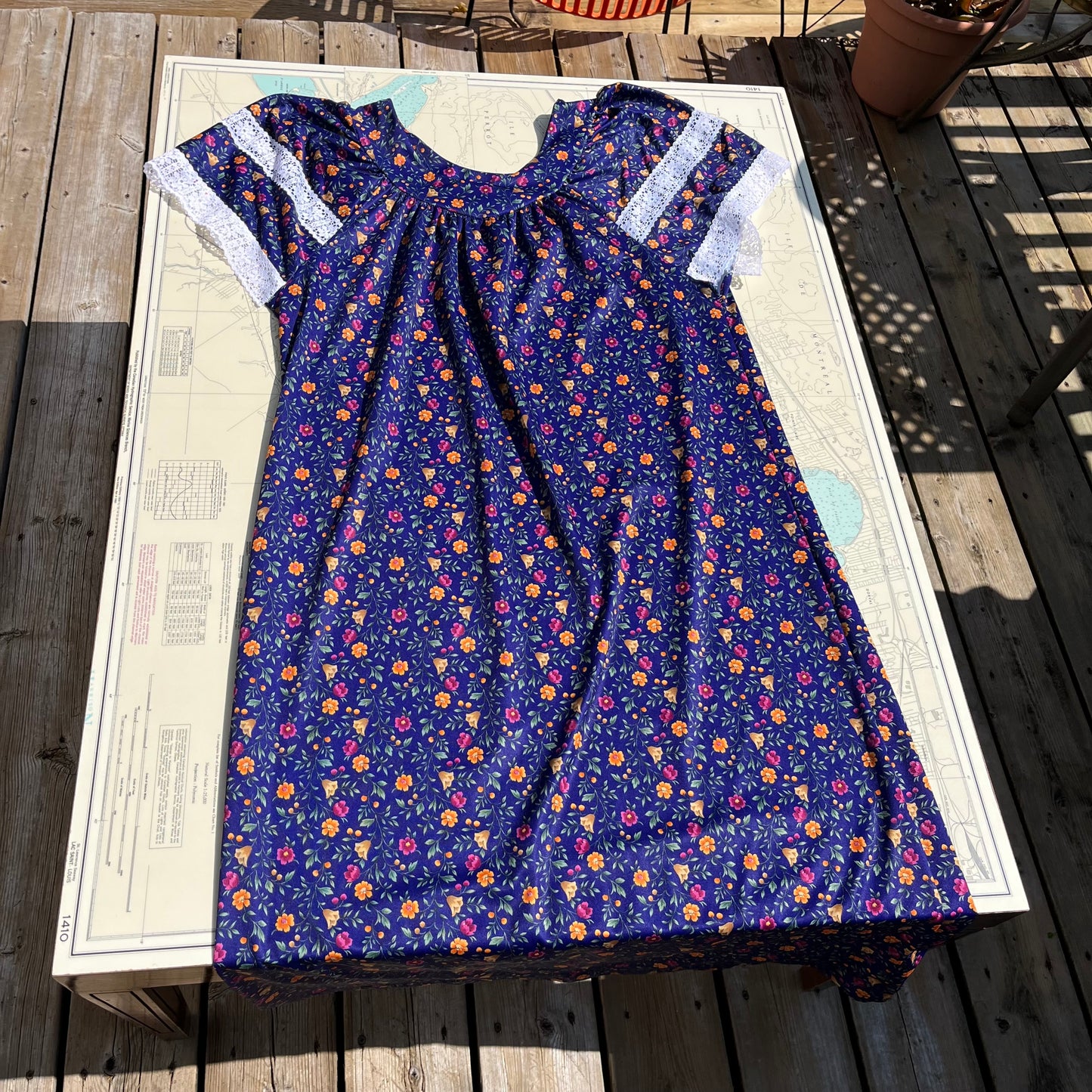 Vintage 80s Hamilton Blue Floral Lace Trim House Dress / Muumuu