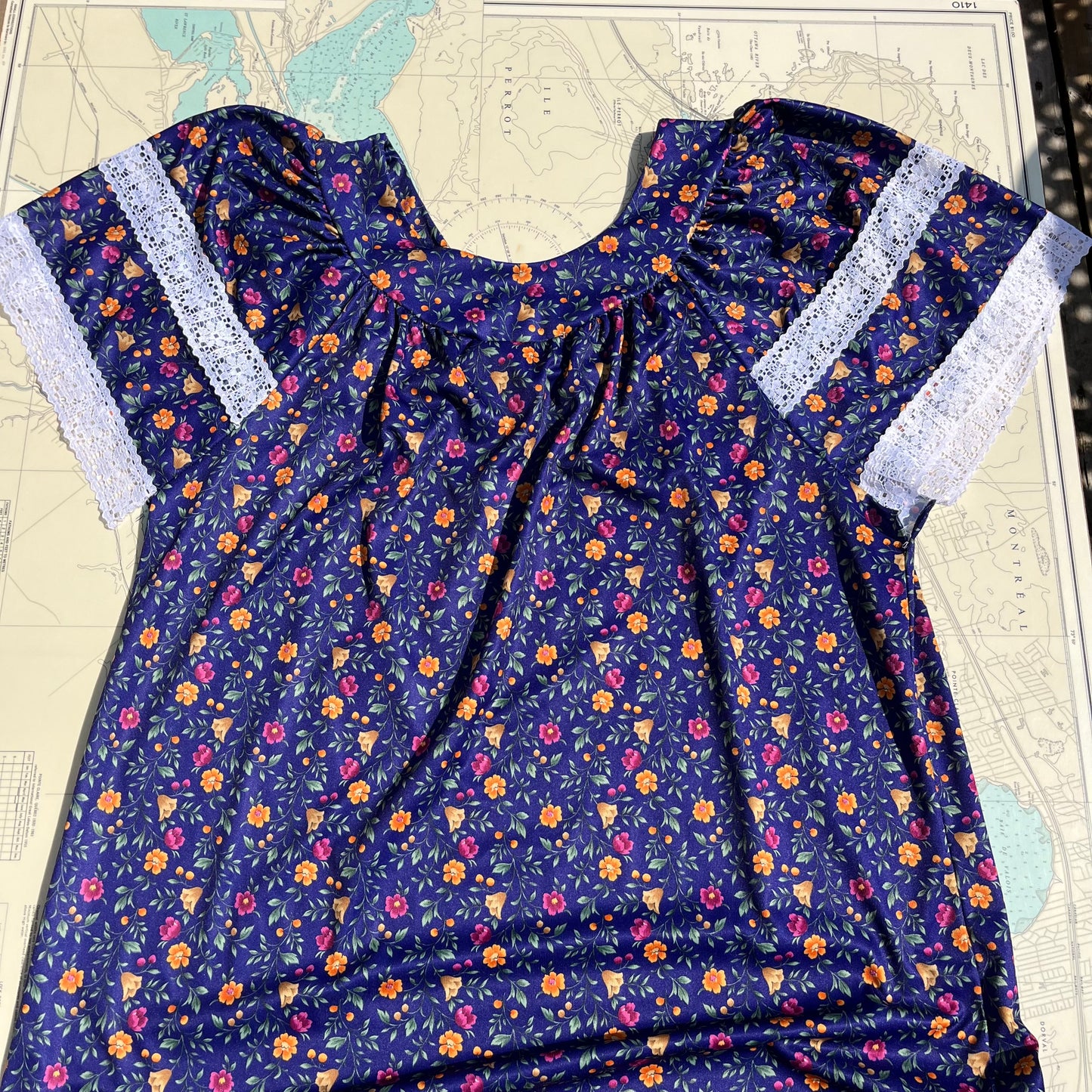 Vintage 80s Hamilton Blue Floral Lace Trim House Dress / Muumuu