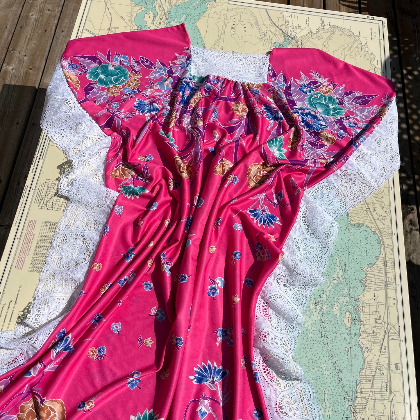 Vintage Pink Floral Lace Trimmed House Dress / Muumuu