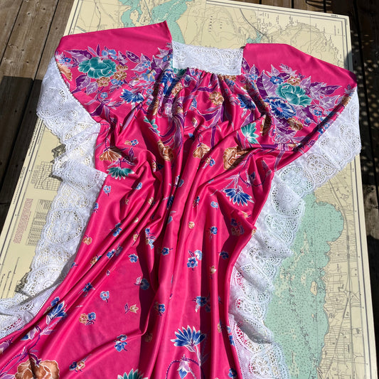 Vintage Pink Floral Lace Trimmed House Dress / Muumuu