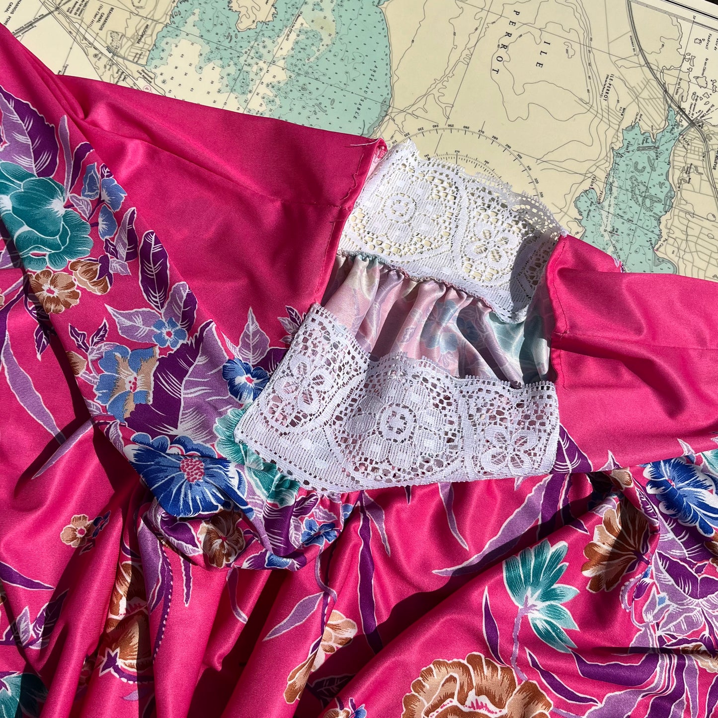 Vintage Pink Floral Lace Trimmed House Dress / Muumuu