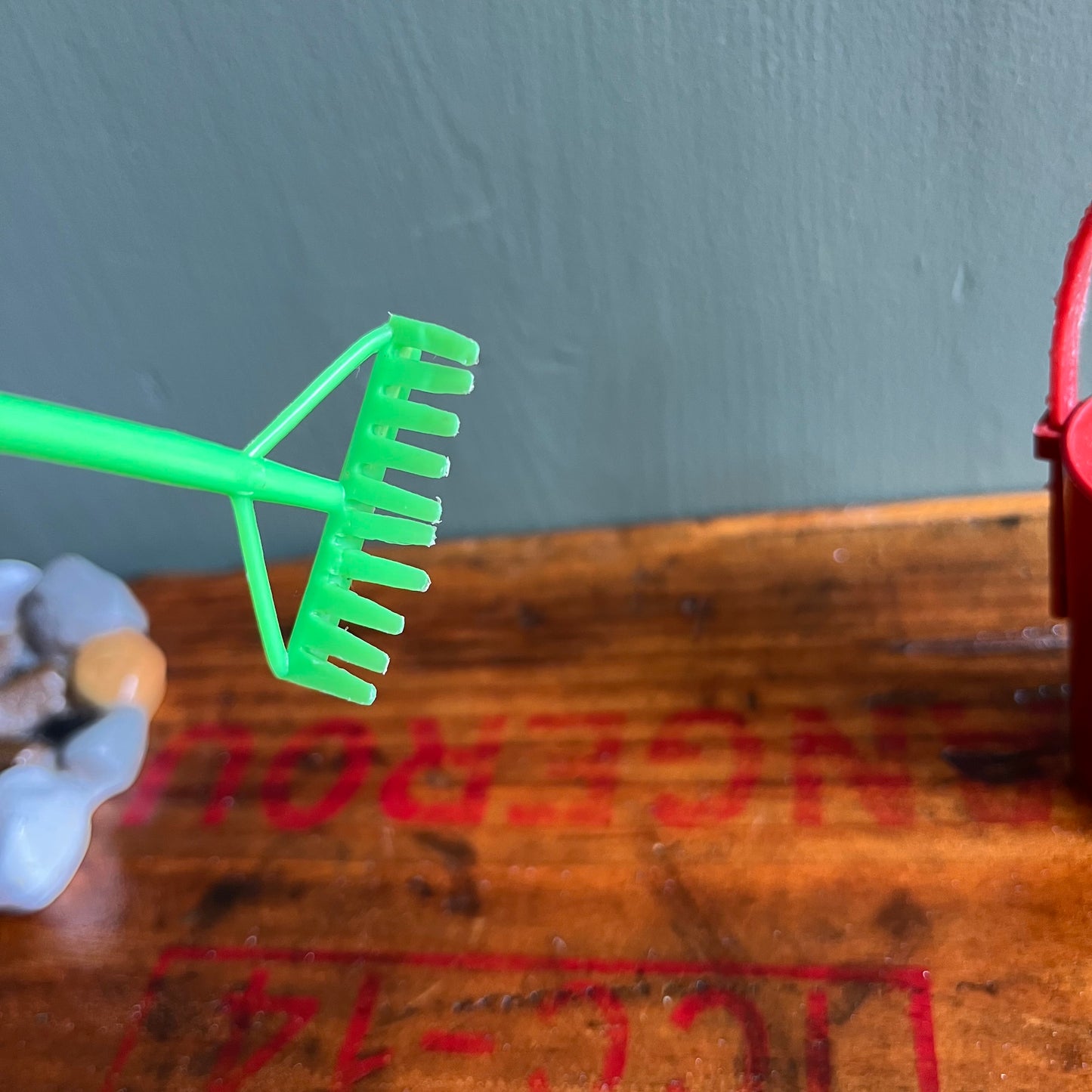 Vintage Tonka Campfire, Gas Cans and Accessories