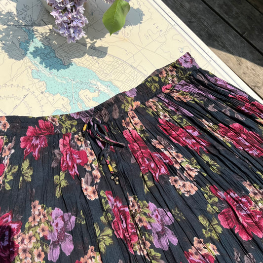 Vintage Dark Floral Boho Maxi Skirt