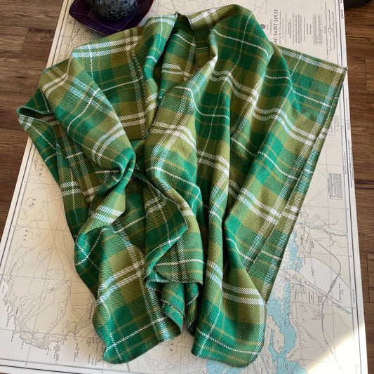 Vintage 70s Green Plaid / Tartan Cape