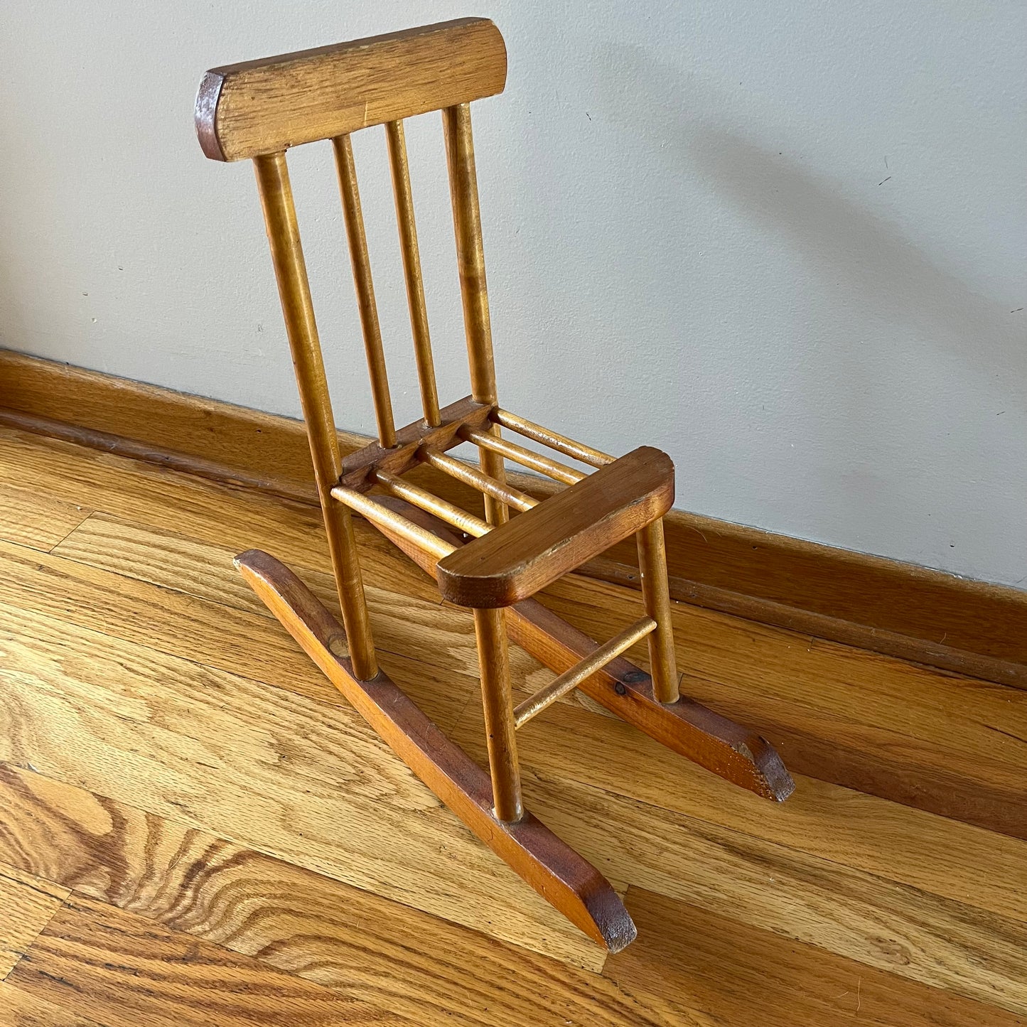 Vintage Mini Wood Doll Rocking Chair / Plant Stand