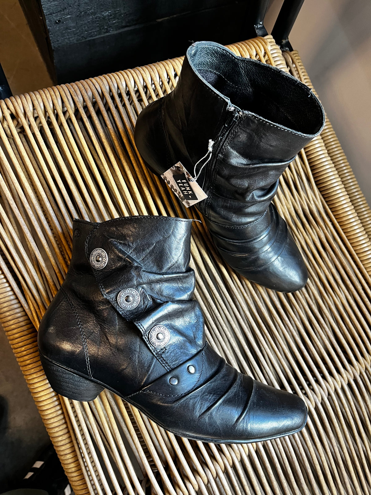 Vintage Y2K Josef Seibel Black Leather Ankle Boots