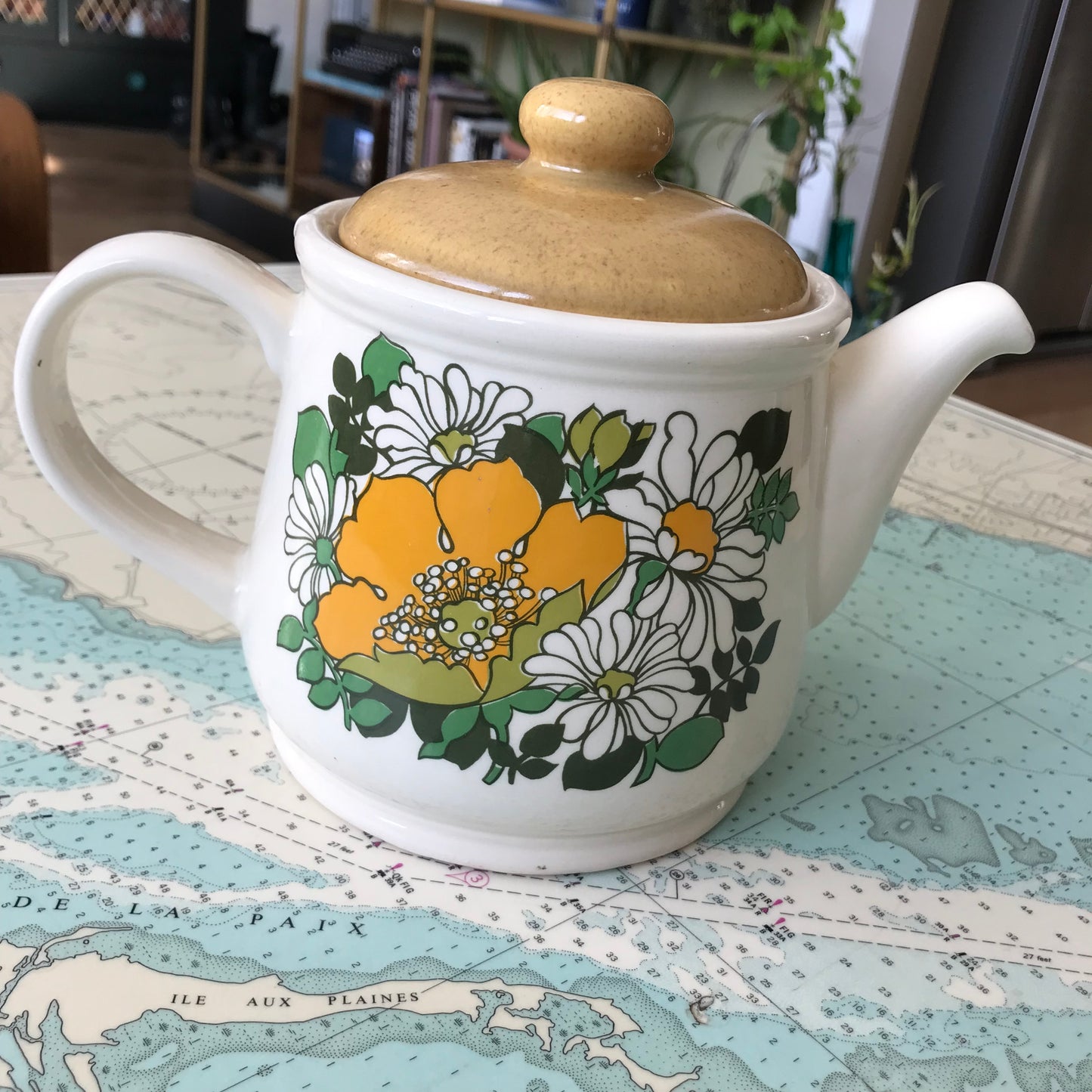 Retro '60s Floral Sadler Teapot