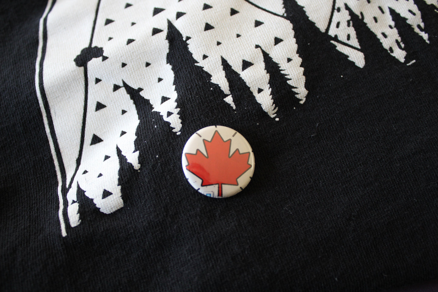 Button - Maple Leaf